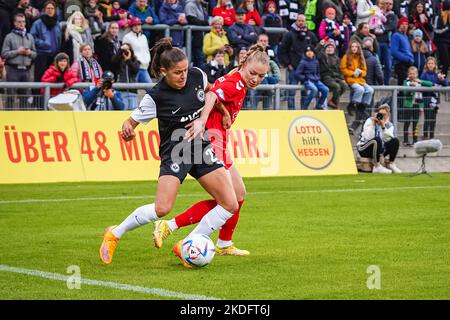 Francfort, Allemagne. 06th novembre 2022. Francfort, Allemagne, 6 novembre 2022: Laura Feiersinger (27 Francfort) et Weronika Zawistowska (24 Koeln) crédit: SPP Sport Press photo. /Alamy Live News Banque D'Images