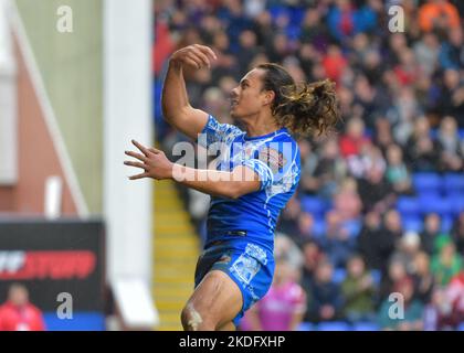 Warrington, Royaume-Uni. 06th novembre 2022. Jarome Luai de Samoa célèbre une finale de la coupe du monde de rugby à XV 2021 1/4 entre Tonga et Samoa au stade Halliwell Jones, Warrington, Royaume-Uni sur 31 octobre 2022 (photo de Craig Cresswell/Alamy Live News) Credit: Craig Cresswell/Alamy Live News Banque D'Images