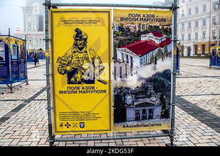 The Azov Regiment, exposition des Anges de la rue Marioupol à Kiev, capitale de l'Ukraine. L'exposition est dédiée aux défenseurs de l'unité Azov, OMS Banque D'Images