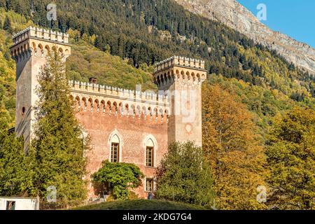 Château de Castelmur à Stampa dans la vallée de Bregaglia, Grisons, Suisse Banque D'Images