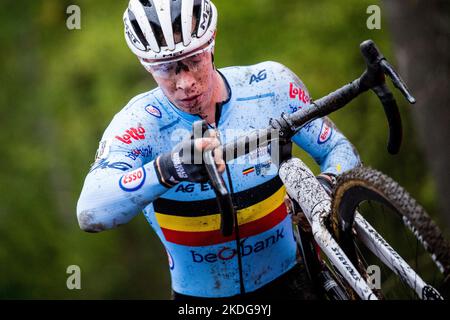 Laurens Sweeck Belge photographié en action lors de la course d'élite masculine aux Championnats d'Europe de cyclisme cycliste, dimanche 06 novembre 2022, à Namur, Belgique. BELGA PHOTO JASPER JACOBS Banque D'Images