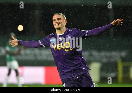 Thibaud Verlinden de Beerschot célèbre après avoir obtenu son score lors d'un match de football entre Lommel SK et Beerschot va, dimanche 06 novembre 2022 à Lommel, le 12 e jour de la 2022-2023 'Challenger Pro League' 1B deuxième division du championnat belge. BELGA PHOTO JILL DELSAUX Banque D'Images