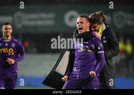 Thibaud Verlinden de Beerschot célèbre après avoir obtenu son score lors d'un match de football entre Lommel SK et Beerschot va, dimanche 06 novembre 2022 à Lommel, le 12 e jour de la 2022-2023 'Challenger Pro League' 1B deuxième division du championnat belge. BELGA PHOTO JILL DELSAUX Banque D'Images