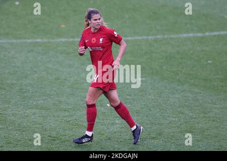 Katie Stengel #24 de Liverpool Women pendant le match de Super League des femmes de la Fa Liverpool Women contre Aston Villa Women à Prenton Park, Birkenhead, Royaume-Uni, 6th novembre 2022 (photo de Phil Bryan/News Images) Banque D'Images