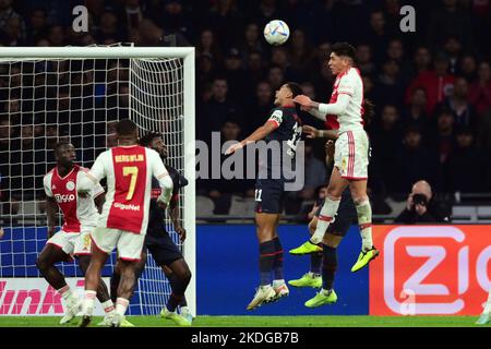 AMSTERDAM - (lr) Cody Gakpo du PSV Eindhoven, Edson Alvarez d'Ajax lors du match néerlandais entre l'AFC Ajax et le PSV à la Johan Cruijff Arena sur 6 novembre 2022 à Amsterdam, pays-Bas. ANP OLAF KRAAK Banque D'Images