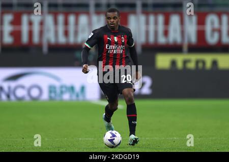 Milan, Italie, 5th novembre 2022. Pierre Kalulu de l'AC Milan pendant la série Un match à Giuseppe Meazza, Milan. Le crédit photo devrait se lire: Jonathan Moscrop / Sportimage Banque D'Images