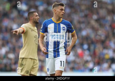 Leandro Trossard en action pour Brighton et Hove Albion au stade AMEX Banque D'Images