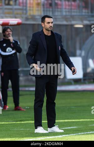 Monza, Italie. 06th novembre 2022. Raffaele Palladino d'AC Monza vu pendant la série Un match de football entre AC Monza et Hellas Verona à U-Power Stadium Brianteo. Score final; AC Monza 2:0 Hellas Verona crédit: SOPA Images Limited/Alay Live News Banque D'Images