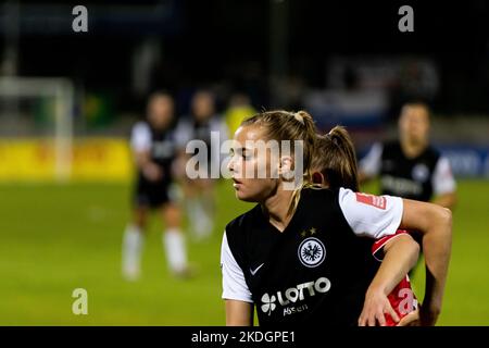 Francfort, Allemagne. 06th novembre 2022. Laura Freigang (Eintracht Francfort, 10) ; FLYERALARM Frauen-Bundesliga Spiel - Eintracht Frankfurt gegen 1.FC Koeln am 06.11.2022 à Francfort (Stadion am Brentanobad, Francfort, Allemagne) - LES RÈGLEMENTS DFB/DFL INTERDISENT TOUTE UTILISATION DE PHOTOGRAPHIES COMME SÉQUENCES D'IMAGES ET/OU QUASI-VIDÉO - crédit: Tim/Bruamy News en direct: Tim Brenamy/Brujamy Banque D'Images