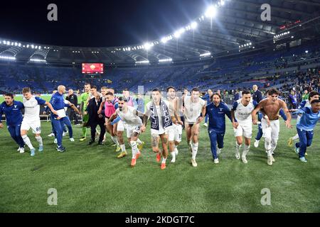 Stade olympique, Rome, Italie. 06th novembre 2022. Série Un championnat de football, Roma contre Latium ; Latium joueur célébrant leur victoire à la fin du match crédit: Action plus Sports/Alamy Live News Banque D'Images