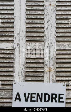 Maison en vente, Nolay, Bourgogne-Franche-Comté, France Banque D'Images