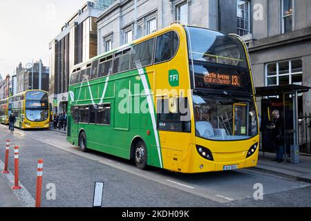 transport pour l'irlande dublin bus nouveau vert et jaune livery abbaye rue dublin république d'irlande Banque D'Images