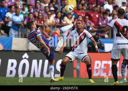 Fortaleza, Brésil. 06th novembre 2022. Action pendant le match de football de Campeonato Brasileiro entre Fortaleza et Atletico Goianiense à l'Arena Castelao, Fortaleza, Brésil. (Caior Rocha/SPP) crédit: SPP Sport Press photo. /Alamy Live News Banque D'Images