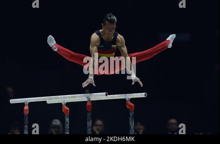 Liverpool, Royaume-Uni. 6th novembre 2022, M&amp;S Bank Arena, Liverpool, Angleterre; finales des Championnats du monde de gymnastique artistique 2022; final des appareils pour hommes barres parallèles - Jossimar Orlando Calvo Moreno (col) Credit: Action plus Sports Images/Alamy Live News Banque D'Images