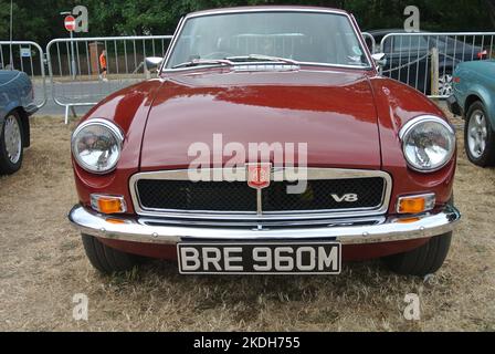 Une voiture de sport BGT V8 de 1974 MG est exposée au salon automobile classique de la Côte d'Azur, Paignton, Devon, Angleterre, Royaume-Uni. Banque D'Images