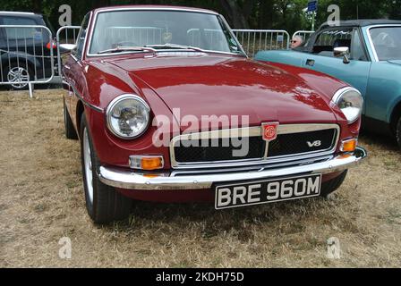 Une voiture de sport BGT V8 de 1974 MG est exposée au salon automobile classique de la Côte d'Azur, Paignton, Devon, Angleterre, Royaume-Uni. Banque D'Images