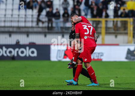 Monza, Italie. 06th novembre 2022. Stefano Sensi d'AC Monza blessé pendant la série Un match de football 2022/23 entre AC Monza et Hellas Verona FC au U-Power Stadium.final score; AC Monza 2:0 Hellas Verona crédit: SOPA Images Limited/Alay Live News Banque D'Images