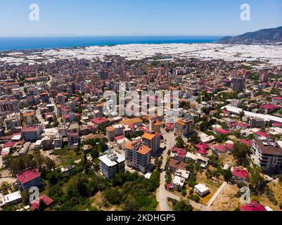 Vue aérienne de la ville turque d'Anamur sur la côte méditerranéenne Banque D'Images