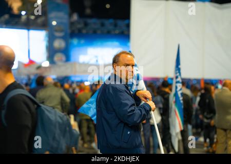 Les partisans italiens de l'alliance de droite participent à un rassemblement de clôture à Rome Banque D'Images