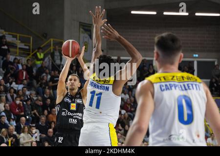 PalaOlimpia, Vérone, Italie, 06 novembre 2022, Diego Flaccadori - Dolomiti Energia Trentino pendant le championnat de Vérone de Tezenis contre Dolomiti Energia Trentin - Championnat italien de basket-ball De série Banque D'Images