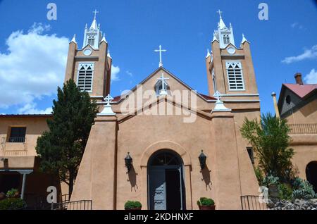 Église San Felipe de Neri dans la place de la vieille ville à Albuquerque, Nouveau-Mexique Banque D'Images