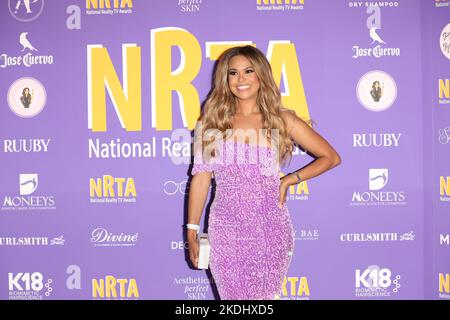 Kathryn Louise Burn, finaliste de la BBC série 16, a remporté la personnalité de la réalité de l'année aux National Reality TV Awards de Porchester Banque D'Images