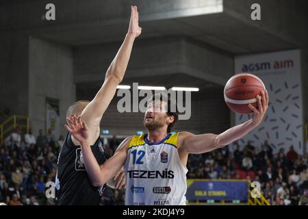 PalaOlimpia, Vérone, Italie, 06 novembre 2022, Matteo Imbro - Tezenis Verona pendant Tezenis Verona vs Dolomiti Energia Trentino - Championnat italien de basket-ball A Serie Banque D'Images