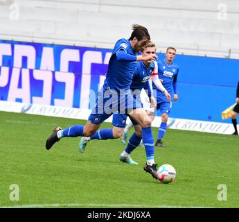 Karlsruher SC deuxième ligue lâche contre Holstein Kiel, Verletzung Ambrosius WM-Aus BBBank Wildparkstadion Karlsruhe 5 Novem Banque D'Images