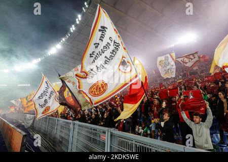 Rome, Italie. 06th novembre 2022. Les fans de Rome attendent le début du match de football de la série A entre Rome et le Latium au stade olympique de Rome, Rome, Italie, 6 novembre 2022. Crédit: Riccardo de Luca - mise à jour des images/Alamy Live News Banque D'Images