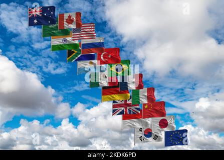 G20 concept de sommet ou de réunion. Une série de G20 drapeaux et une liste de pays G20 Présidence de l'Indonésie Banque D'Images