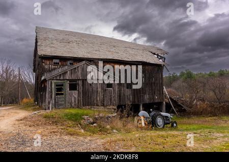 Ancienne grange en bois en Nouvelle-Angleterre. Banque D'Images