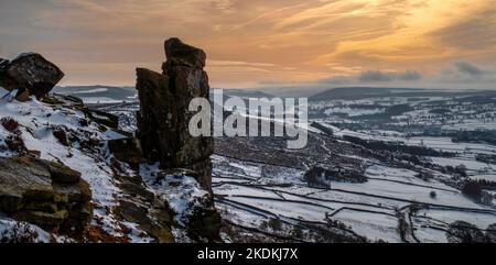 L'hiver sur Curbar Edge Banque D'Images