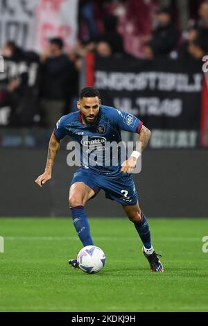 Dylan Bronn de US Salernitana Gesture pendant la série Un match entre US Salernitana et US Cremonese au Stadio Arechi, Salerno, Italie, le 5 novembre Banque D'Images