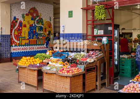Marché intérieur à Funchal, Madère, Portugal. Banque D'Images