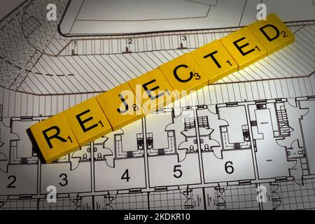 Plan / planification rejeté - Scrabble lettres sur les plans pour un plan de logement - questions de propriété Banque D'Images