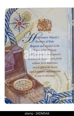 Intérieur de la couverture du passeport britannique sur fond blanc Banque D'Images