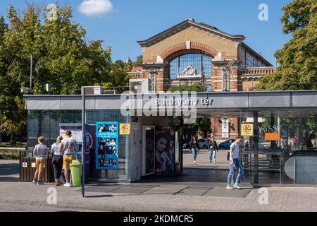 Budapest, Hongrie - 3 septembre 2022 : station de métro Batthyany ter dans la partie Buda de Budapest Banque D'Images