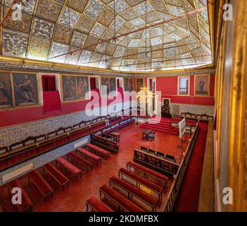 Grand hall des actes à l'intérieur de l'Université de Coimbra, ancien Palais Royal - Coimbra, Portugal Banque D'Images