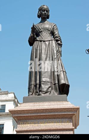 Statue de Florence Nigtingale qui a introduit les soins infirmiers lorsqu'elle a nourri des soldats blessés en Crimée, pendant la guerre de Crimée. Banque D'Images