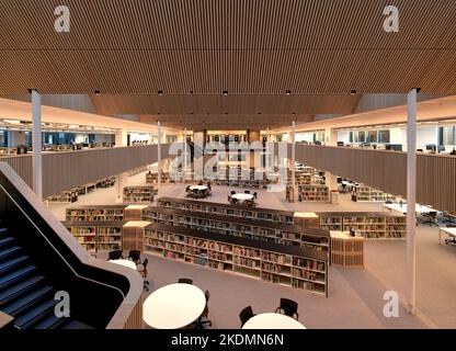 Bibliothèque. London South Bank University, LSBU Hub, Londres, Royaume-Uni. Architecte : Wilkinson Eyre Architects, 2022. Banque D'Images