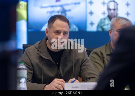 Kiev, Ukraine. 04 novembre 2022. Chef ukrainien du Bureau présidentiel Andriy Yermak, au cours de discussions sur l'assistance à la sécurité avec la délégation américaine dirigée par le conseiller à la sécurité nationale Jake Sullivan, au Palais Mariinsky, 4 novembre 2022, à Kiev, en Ukraine. Credit: Présidence de l'Ukraine/Bureau de presse présidentiel ukrainien/Alamy Live News Banque D'Images