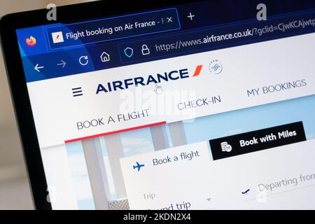 La page Web d'Air France, stylisée AIRFRANCE, est le porte-drapeau de la France. Elle est une filiale du Groupe Air France–KLM Banque D'Images