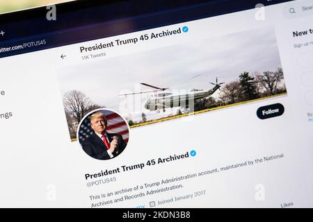 La page de profil Twitter archivée du président des États-Unis d'Amérique, Donald Trump, en 45th. Twitter a interdit Trump pour incitation à la violence Banque D'Images