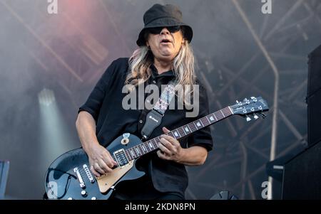 Andy Taylor se présentant avec Reef au Victorious Festival 2021, Portsmouth, Hampshire, Royaume-Uni. 28 août 2021. Crédit : Charlie Raven Banque D'Images