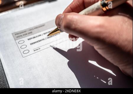 Scrutin blanc avec un stylo pour le président lors de l'élection de 2020 Banque D'Images