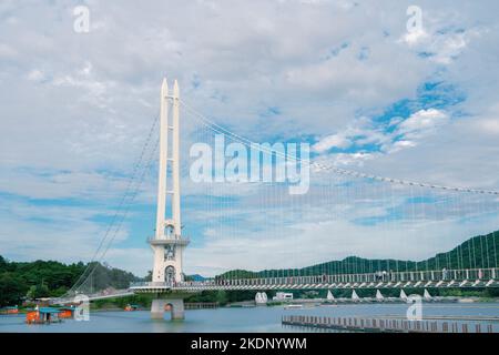 Lac Yedang et pont suspendu Yedangho à Yesan, Corée Banque D'Images