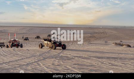 Saeline, Qatar- 10 octobre, 2022 : place aventureuse au qatar pour l'équitation dans les dunes. Banque D'Images