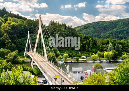 Pont au-dessus de la rivière Neckar à Zwingenberg - Odenwald, Bade-Wurtemberg, Allemagne Banque D'Images