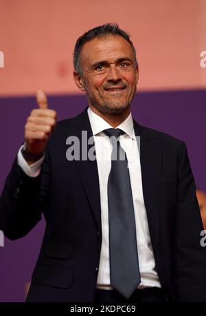 Photo du dossier en date du 01-04-2022 du directeur espagnol Luis Enrique. Coach pour l'Espagne. Enrique développe une jeune équipe talentueuse tandis que l'Espagne tente de sortir de l'ombre des équipes qui ont remporté la coupe du monde 2010 de chaque côté des victoires successives des championnats d'Europe. Une course à la demi-finale de l'Euro 2020 a renouvelé la croyance après que la Roja n'a pas réussi à remporter un match de knock out aux trois tournois principaux précédents. Date de publication : mardi 8 novembre 2022. Banque D'Images