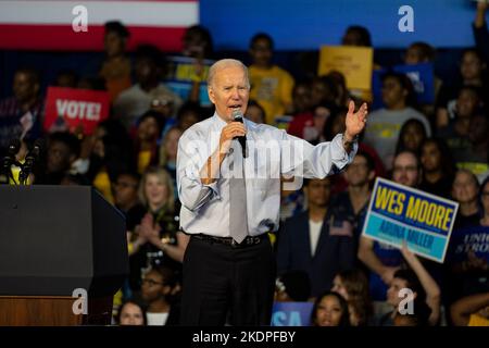 Bowie, États-Unis d'Amérique. 07th novembre 2022. Le président Joe Biden parle à un parti démocratique du Maryland sortir le rassemblement de vote pour le candidat du poste de gouverneur Wes Moore à l'Université d'État de Bowie à Bowie, Maryland 8 novembre 2022. (Photo par Dominick Sokotooff/Sipa USA) crédit: SIPA USA/Alay Live News Banque D'Images